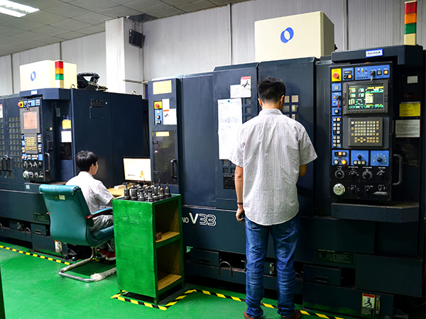 MAKINO V33 High Speed Machining Center
