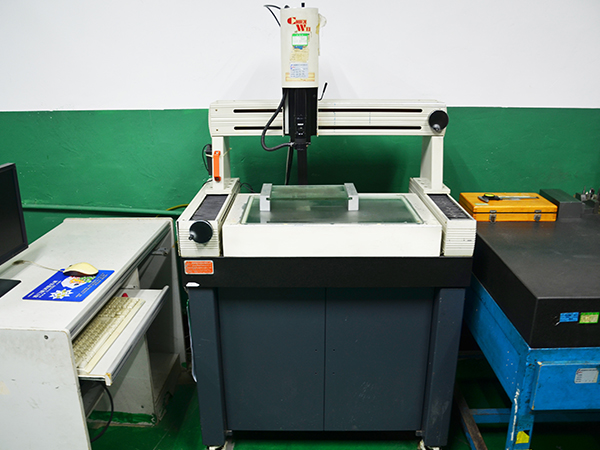 2.5 Dimensions (Projector)