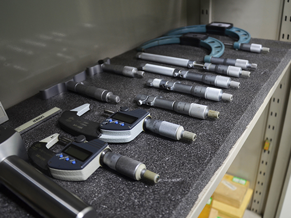 Testing tool (micrometer)
